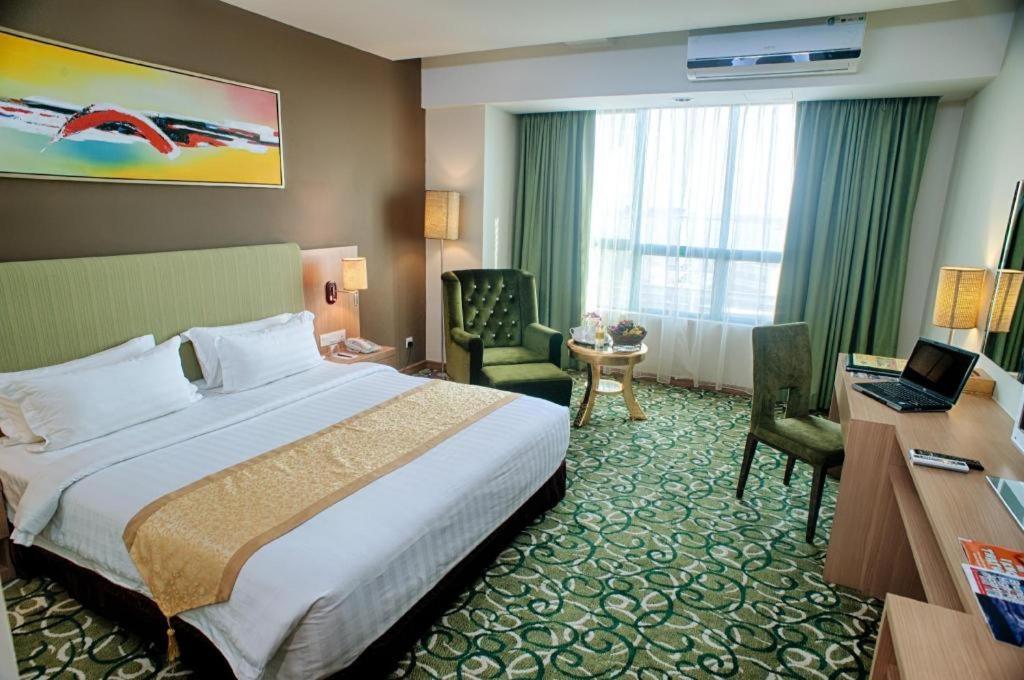 Hotel Aifa Лабуан Экстерьер фото